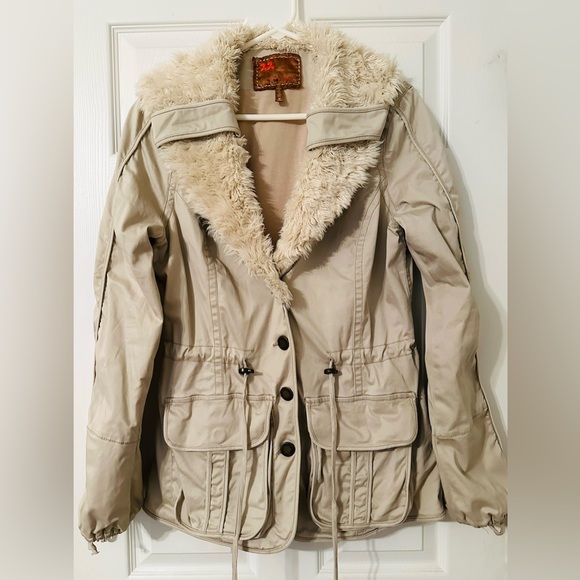 Twill Twenty Two Cream Jacket - Picture 2 of 8